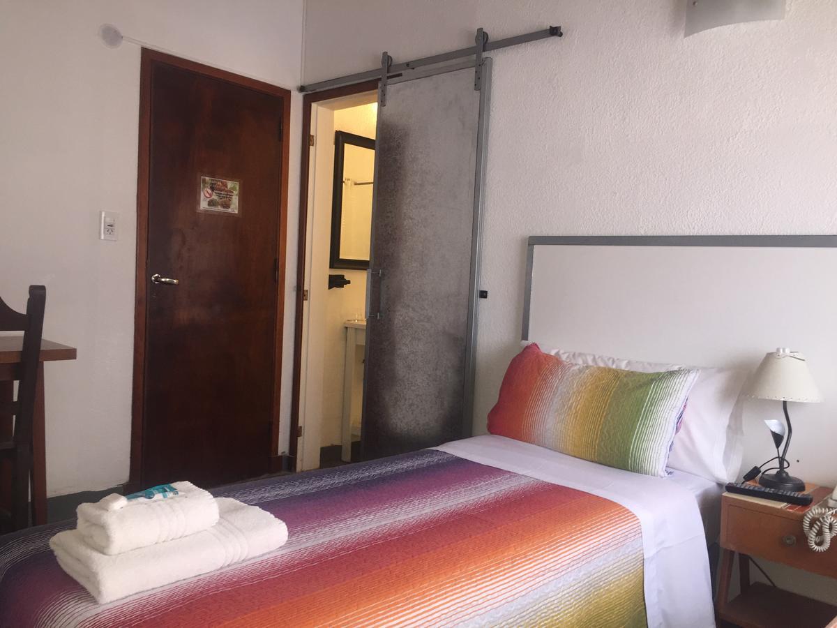 Hotel Berlin 皮纳马尔 外观 照片